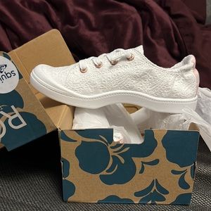 NEW IN BOX. Roxy White Bayshore Sneakers.